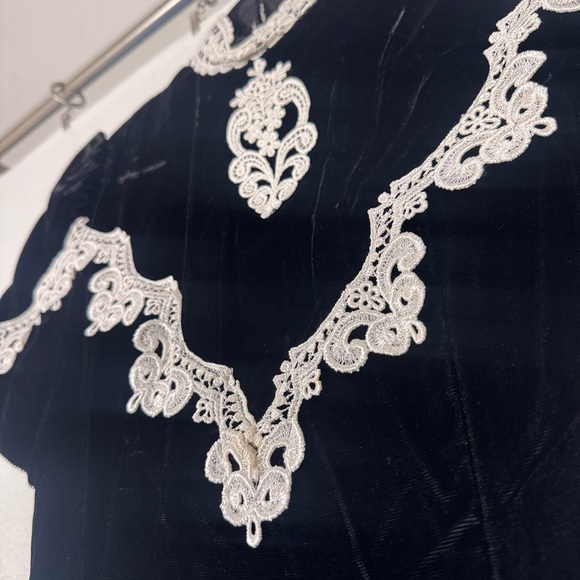 80s Vintage Jessica McClintock Black Velvet Lace-Trim Midi Dress - Picture 5 of 9